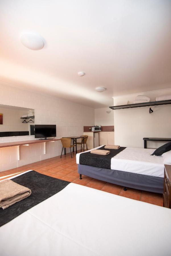 Longreach Most Central Motel 외부 사진