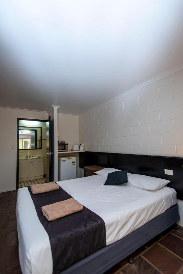 Longreach Most Central Motel 외부 사진
