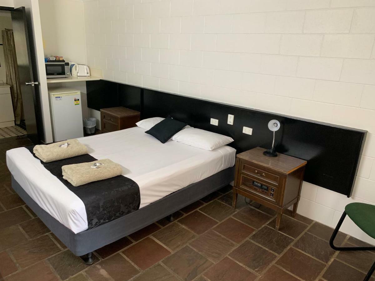 Longreach Most Central Motel 외부 사진