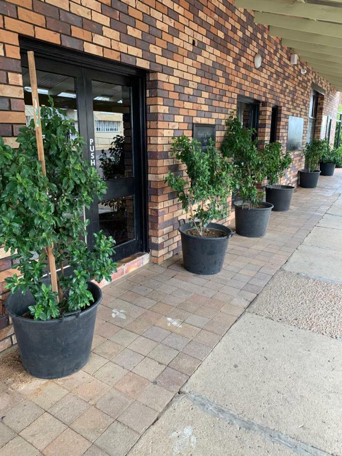 Longreach Most Central Motel 외부 사진