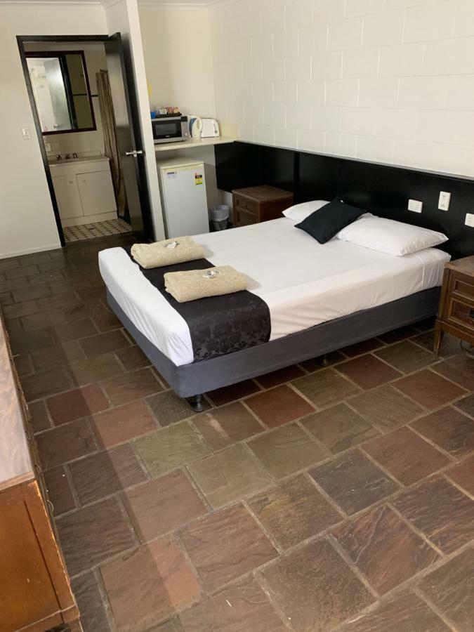 Longreach Most Central Motel 외부 사진