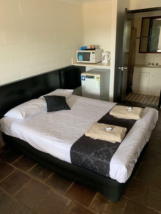 Longreach Most Central Motel 외부 사진